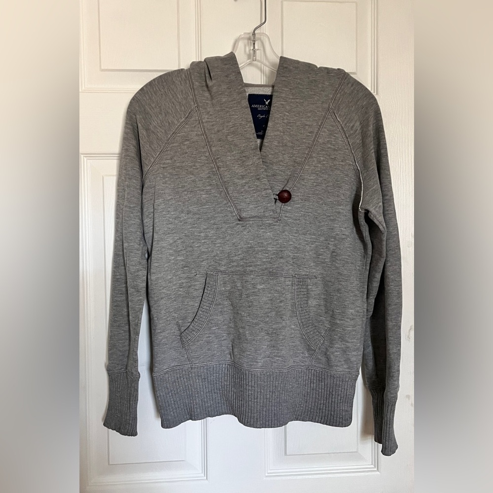 American Eagle Outfitters Men's Gray Sweater